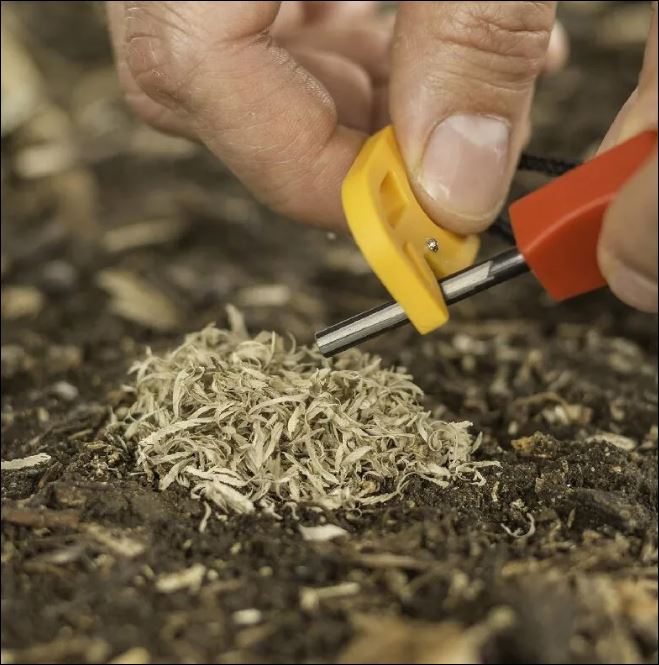 Survival Vuurstarter Set met Tindermaker - Smiths Firesteel -  - EaziPeazi